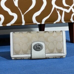 COACH Cream and White Women's Wallet